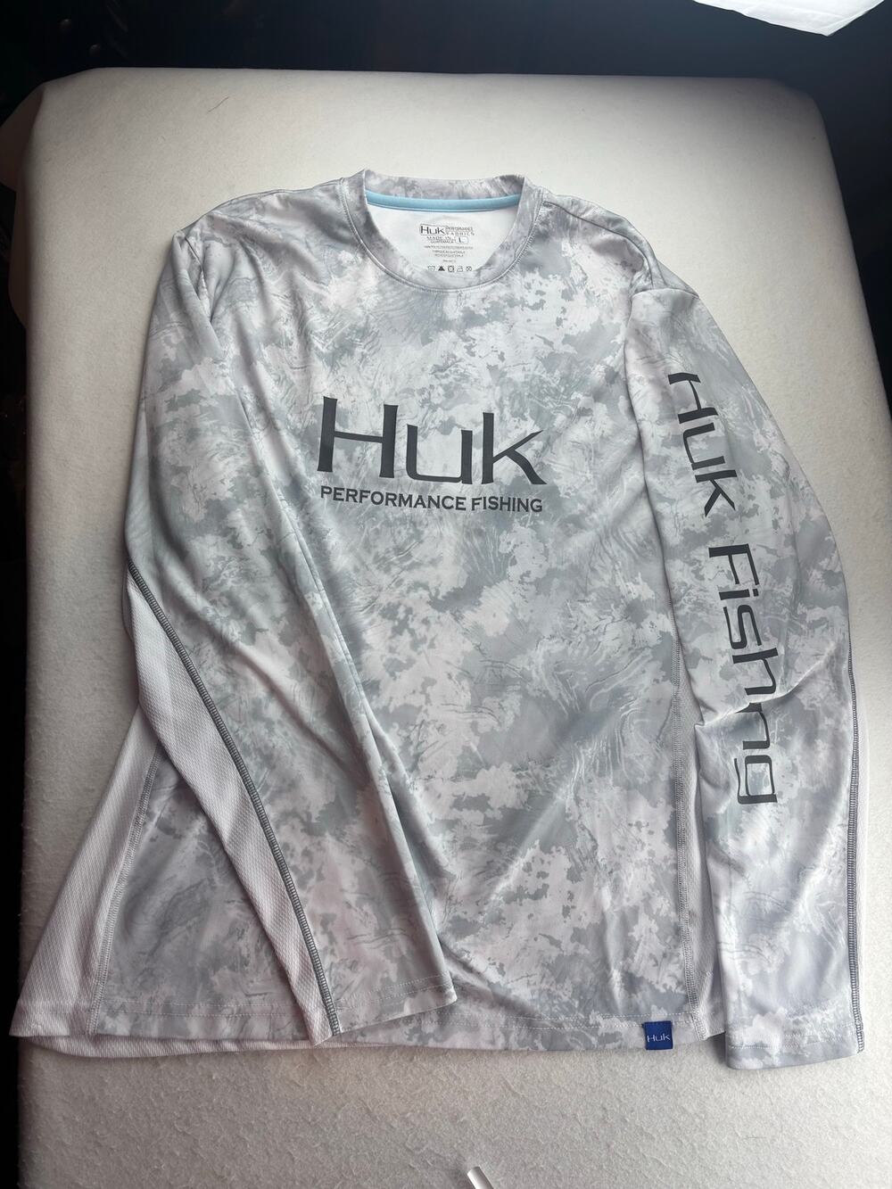 HUK Performance Fabric Fishing Long Sleeve T Size Large